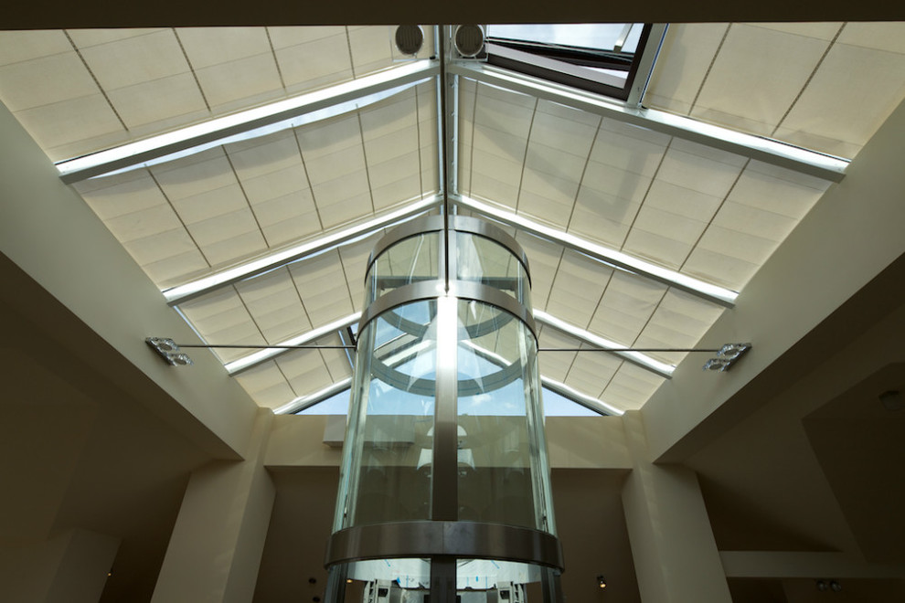 Загородный дом - мансарда, расположение кухни и душевой. Реализованный проект.