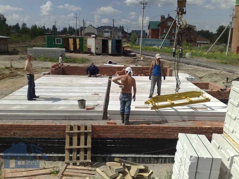 Дома и котеджи из кирпича и газоблока (газобетона) "под ключ"