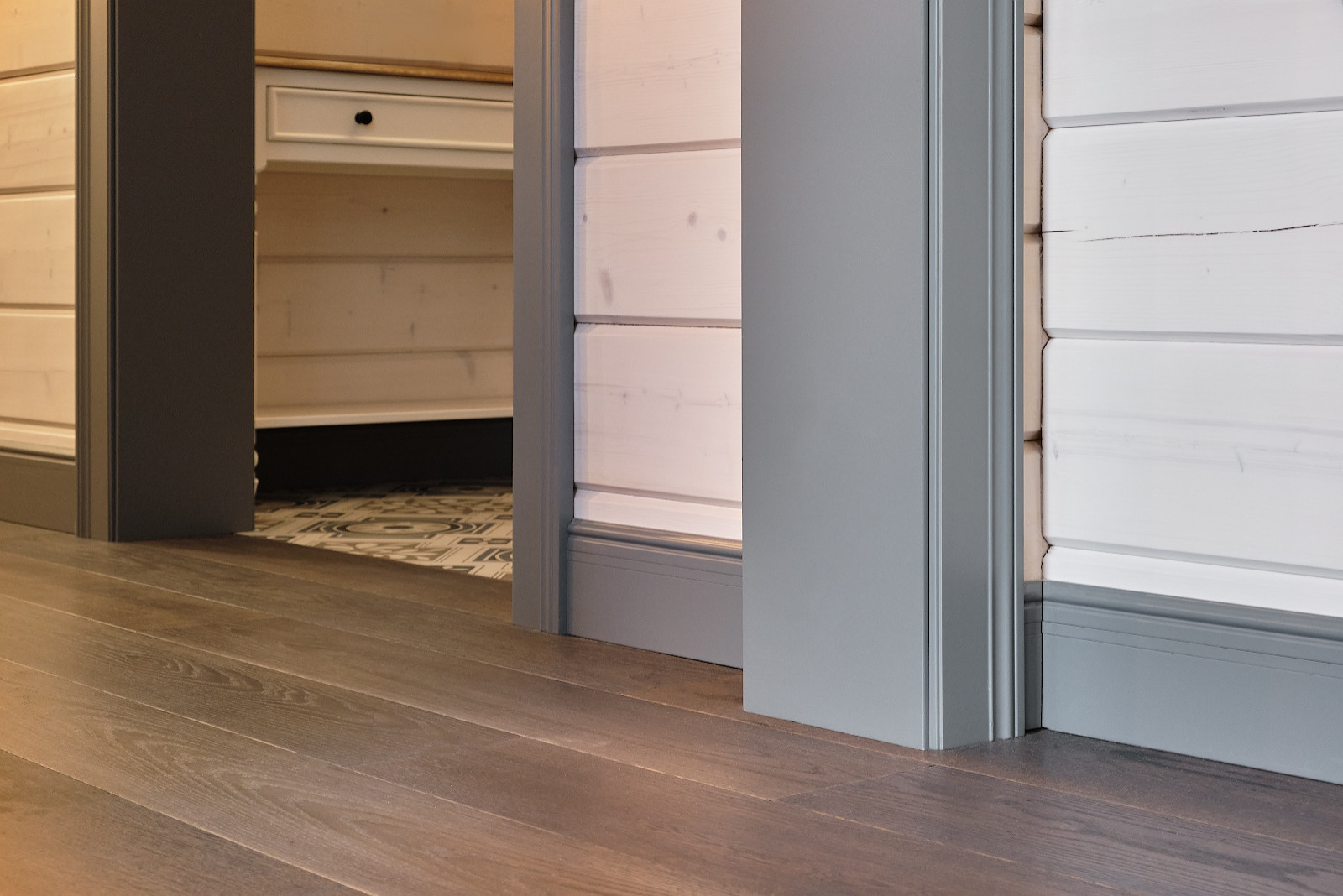 Кантри 7037 в доме из бруса