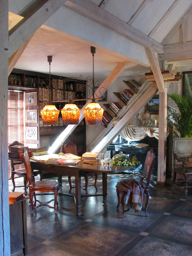 Обложка проекта: МАНСАРДА в СТАРОМ ДОМЕ. Калининград. Дизайнер Максим Панков.