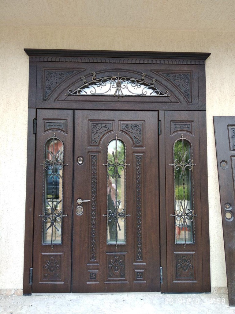 Входные маталлические двери