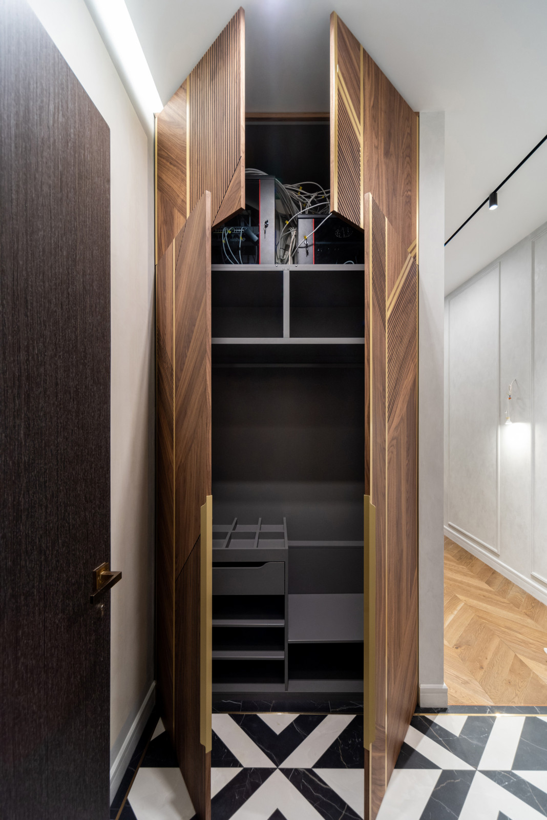 105 Садовые Кварталы. Шкаф в прихожую