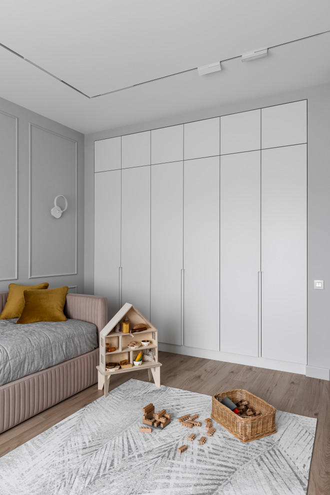 на стороне монохрома