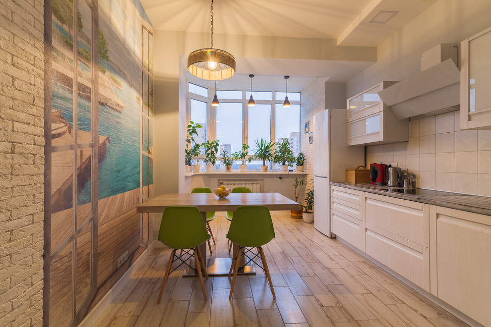 Обложка проекта: Просторная трехкомнатная квартира с приятным разноуровневым освещением в минимал