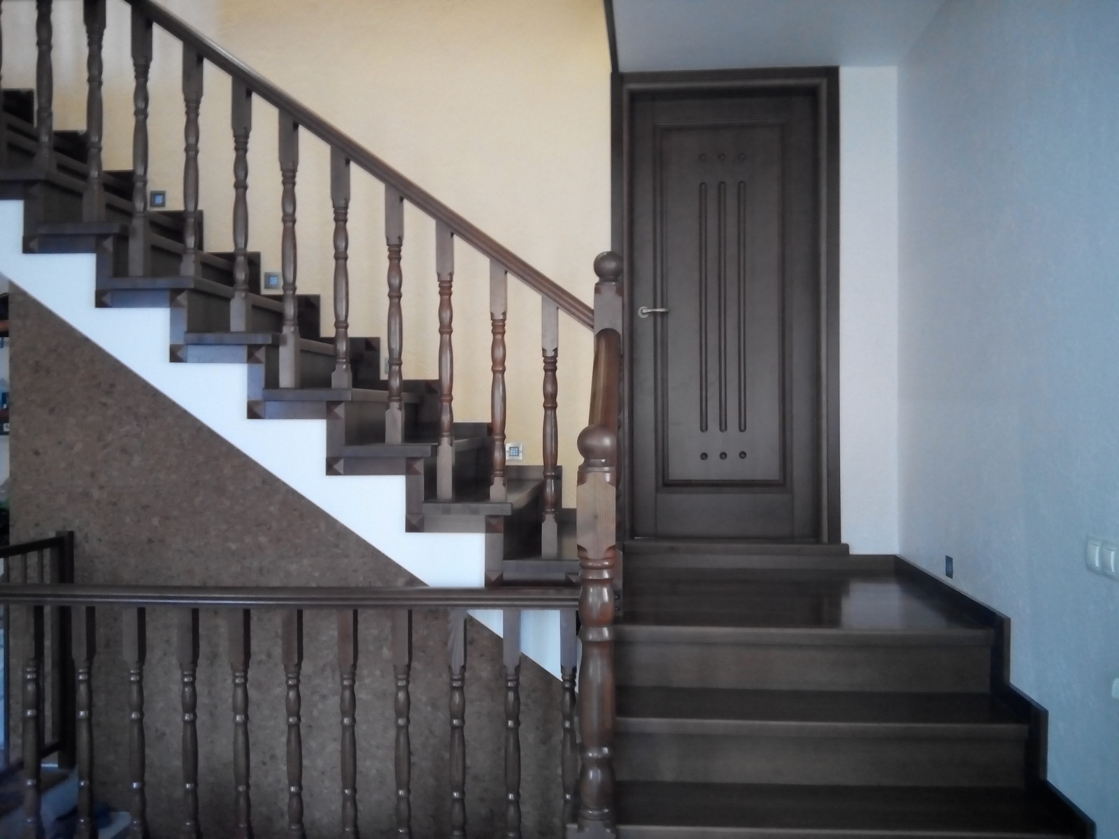 Обложка проекта: Интерьер из массива ясень