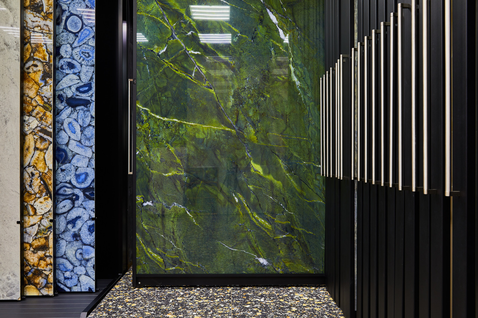 Обложка проекта: Экспозиция шоурума SpazioIris Moscow