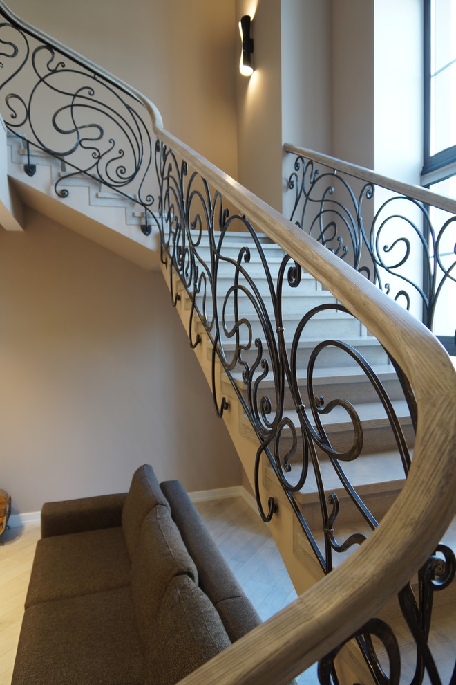 Кованное перильное ограждение в котеджном поселке Онегино