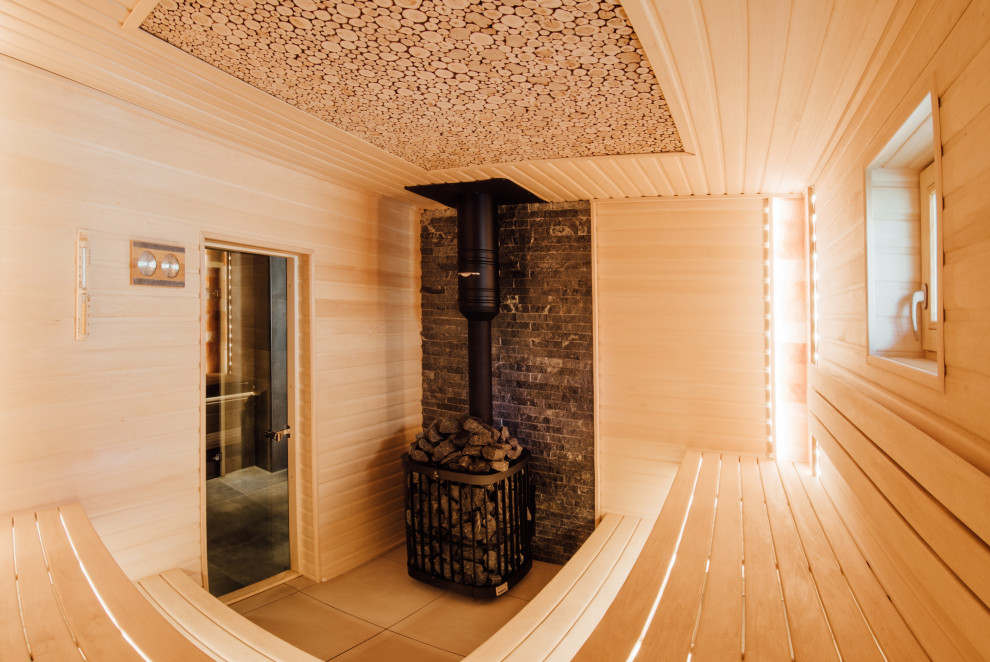 Интерьер бани из липы.