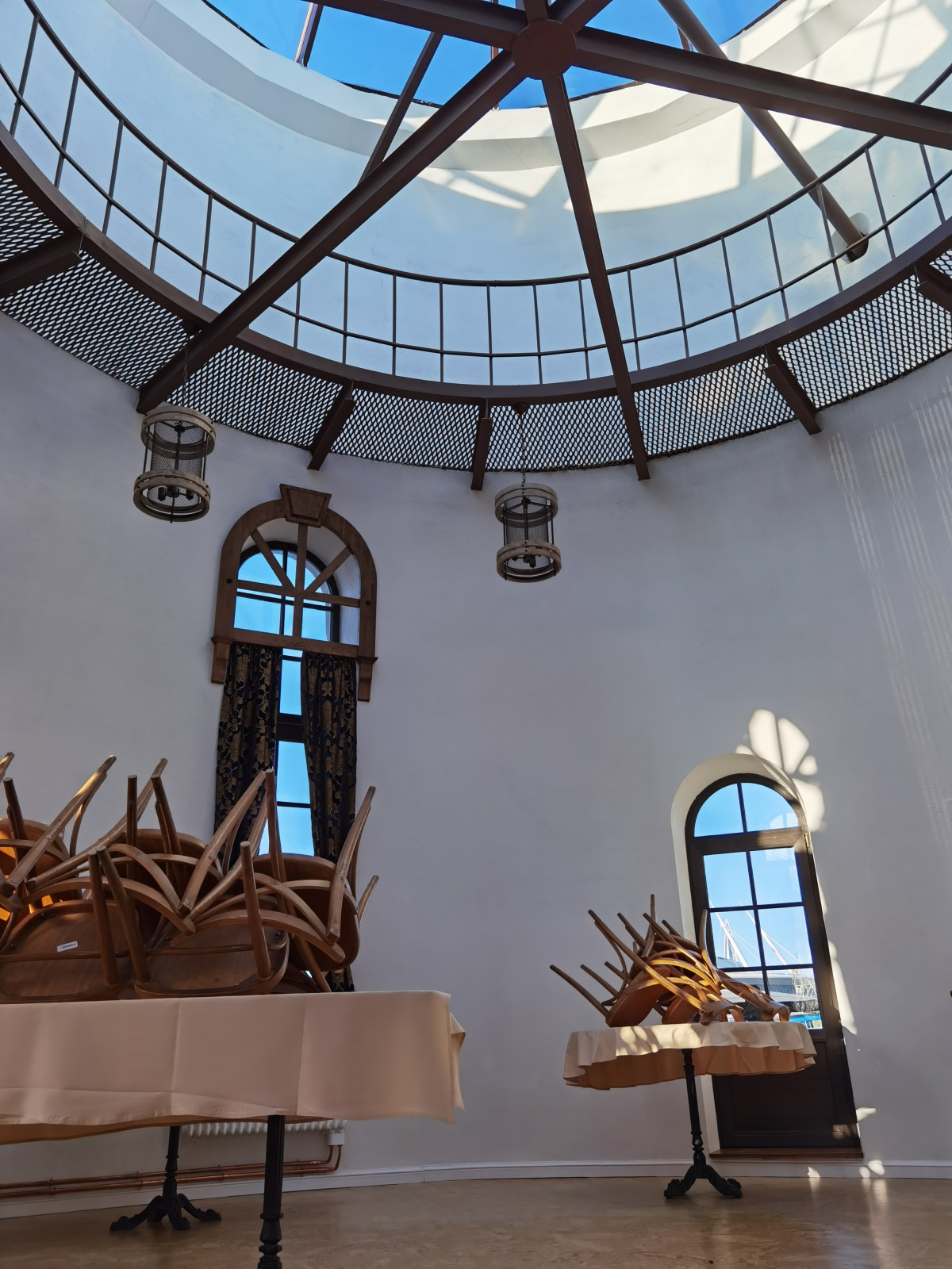 Трубчатые радиаторы Arbonia в ресторан Карл и Фридрих