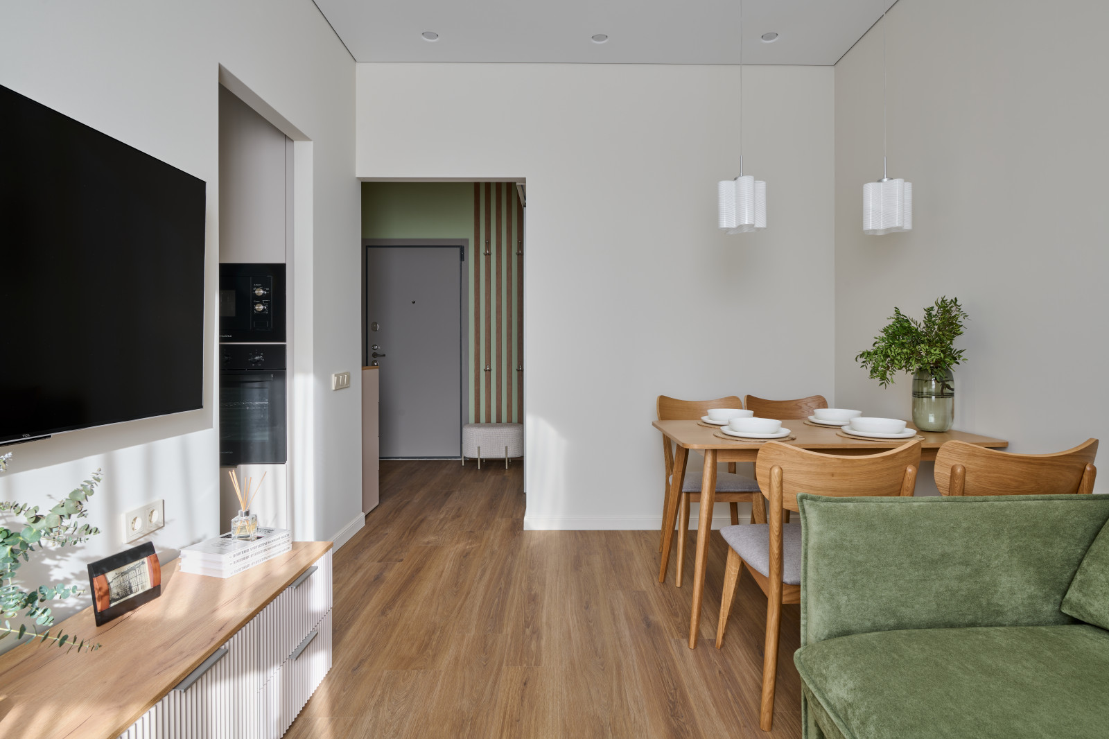 "Элегантность сквозь минимализм: История дизайна в ЖК 'Движение Тушино'"