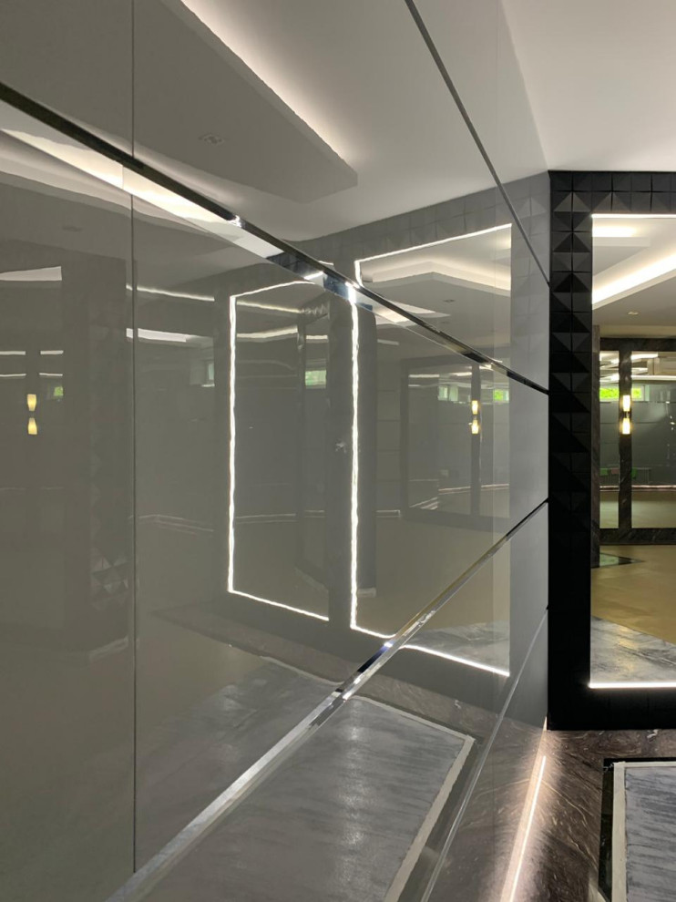 Стеновая панеляция зоны бассейна и спортзала в частном доме