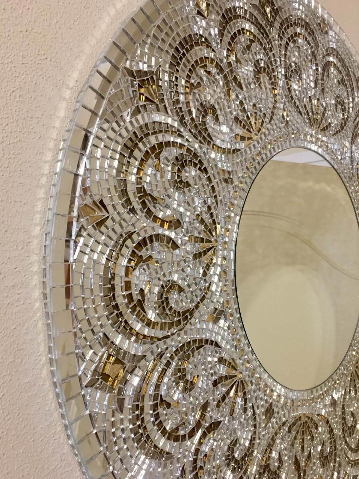 Круглое зеркало