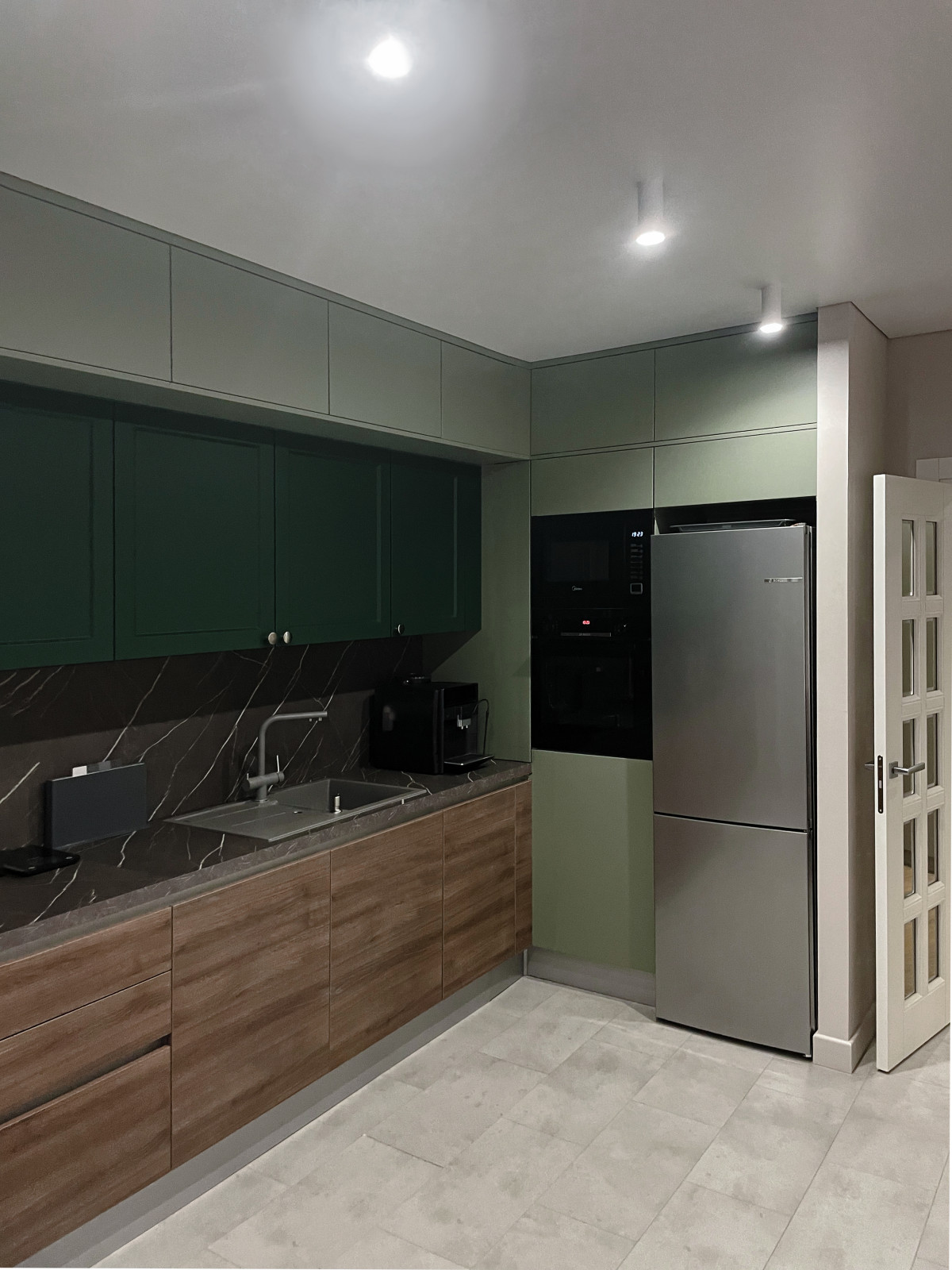 Шкатулка с изумрудами