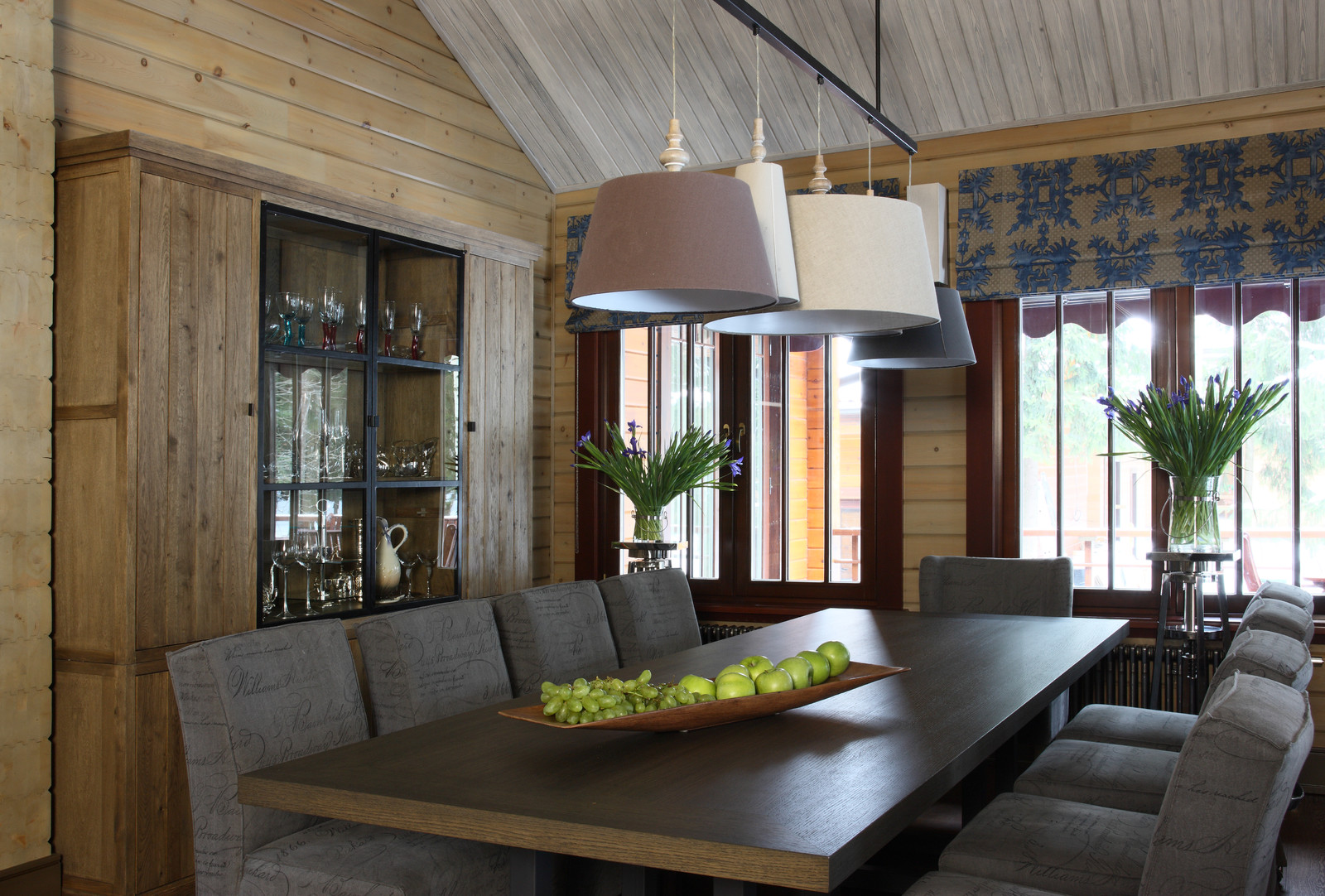 Красной Линией