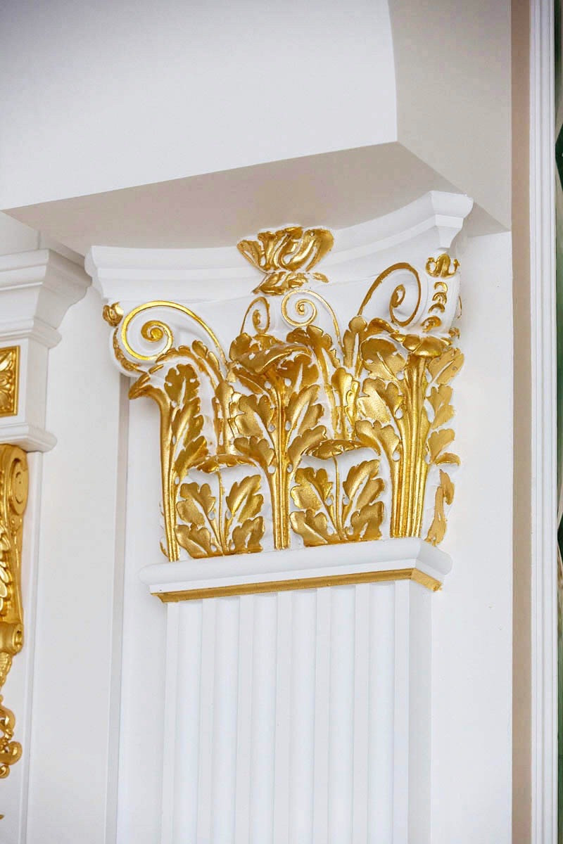 В Золотой оправе