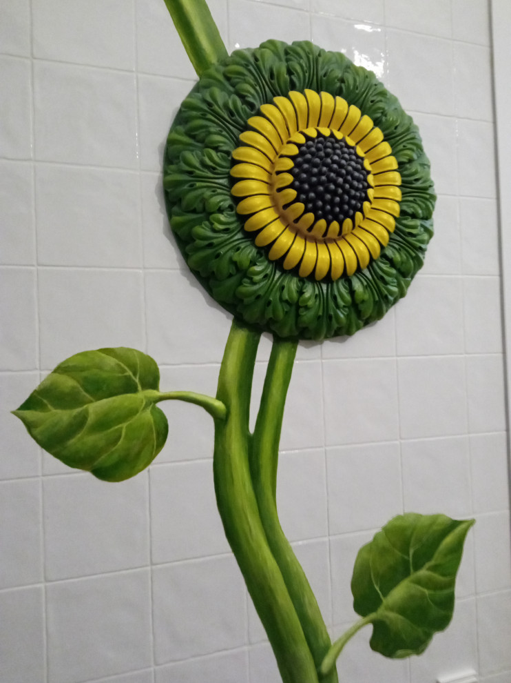 Рельефно-живописное панно в холле квартиры