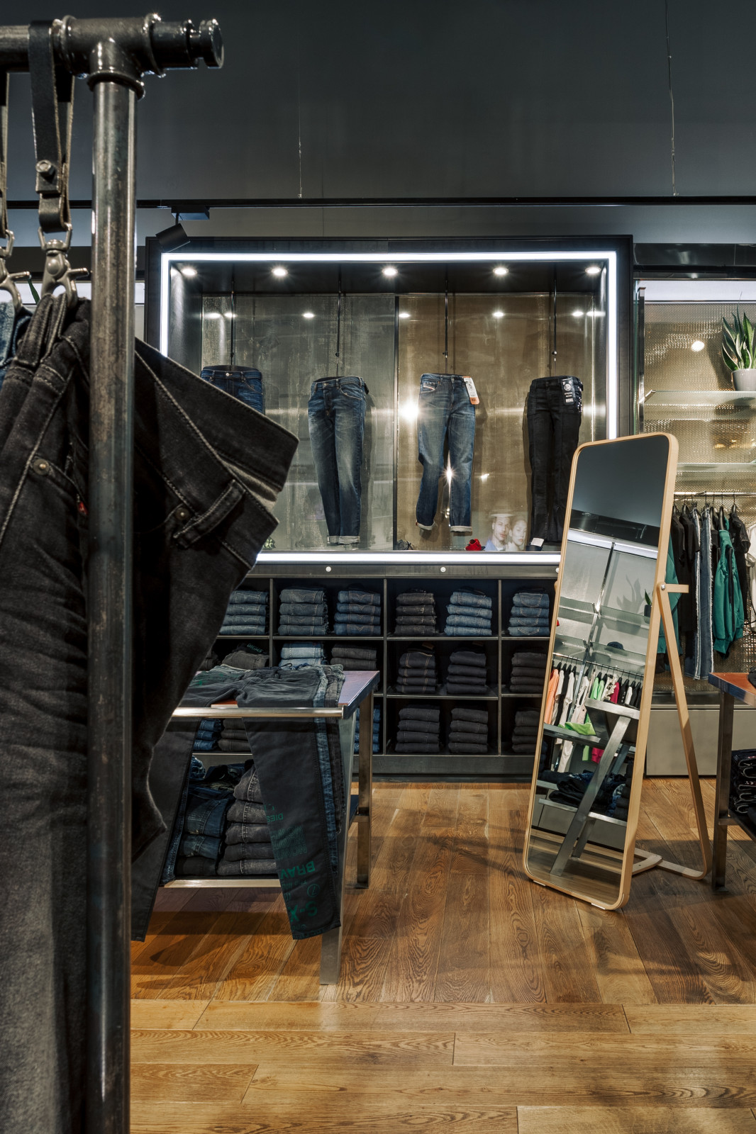 Обложка проекта: •COSMO STORE•  Монобренд DIESEL в МГЦ "Красная Площадь"