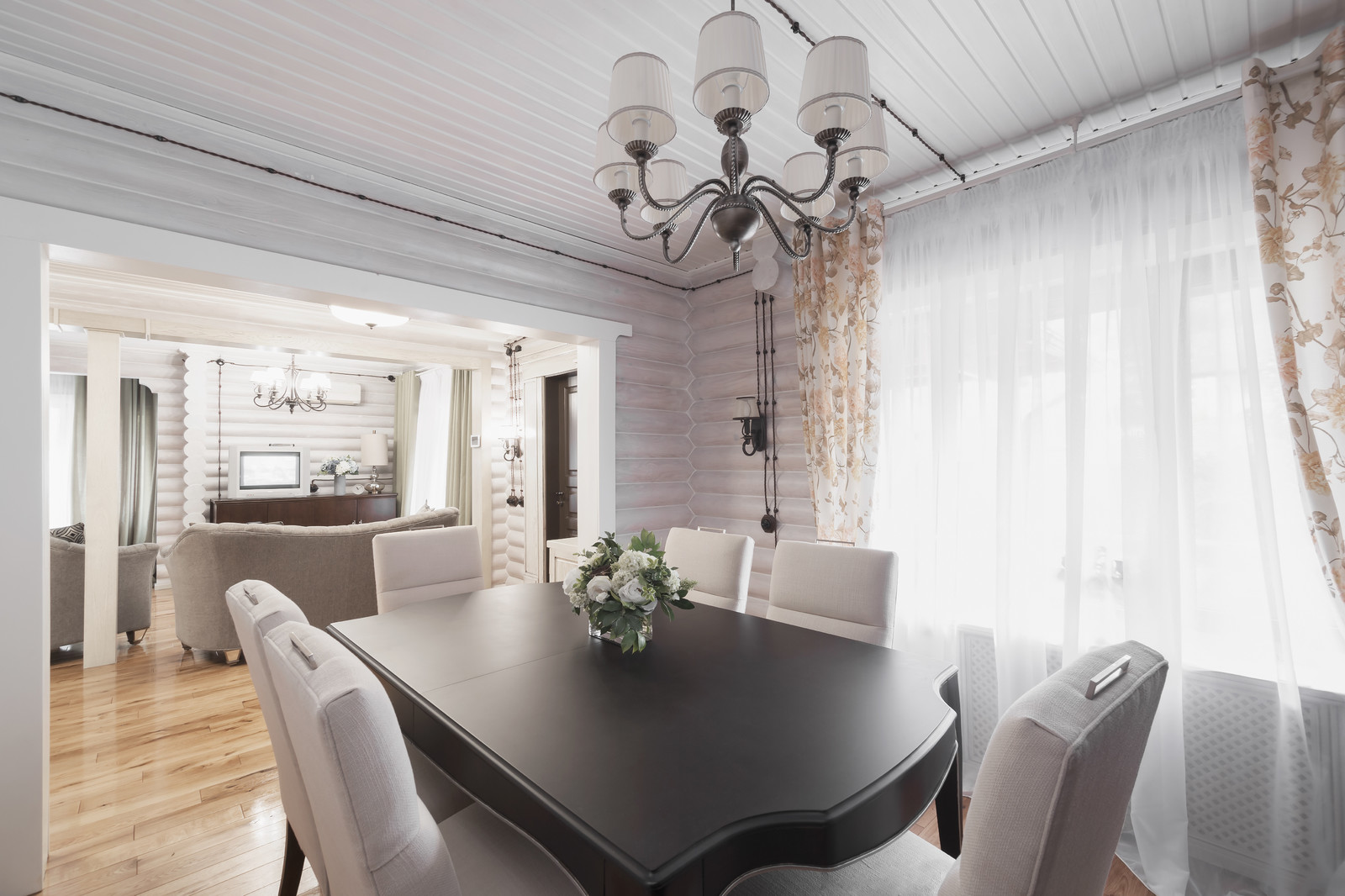 Интерьер в бревенчатом доме в Эсто Садок