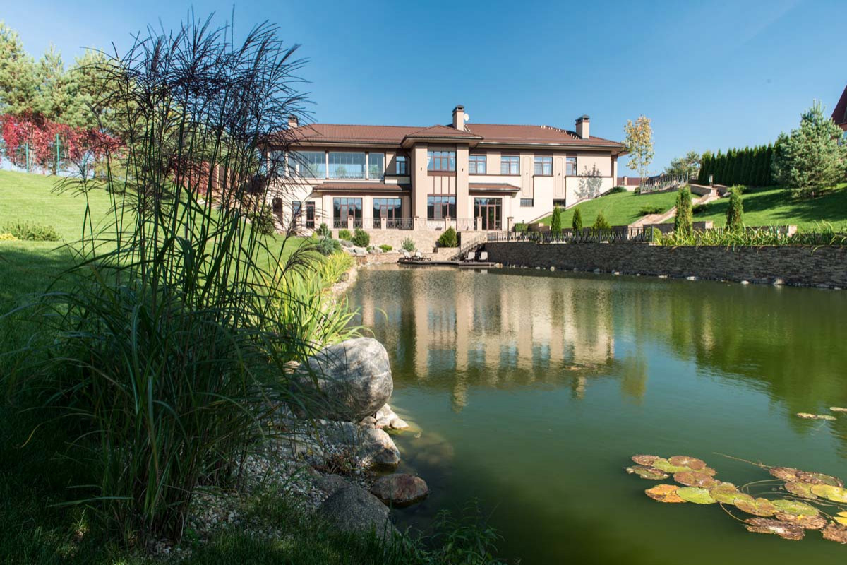 Дом в овраге