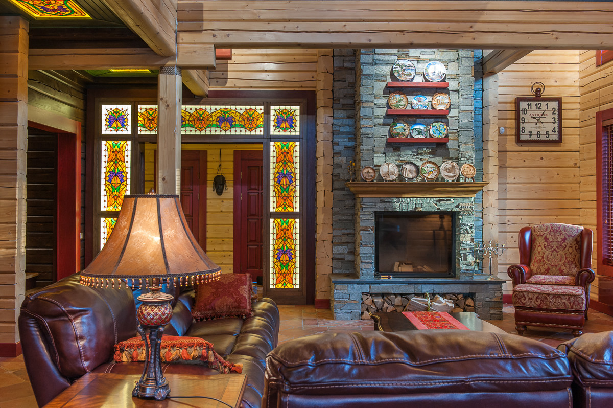 Дом с витражами