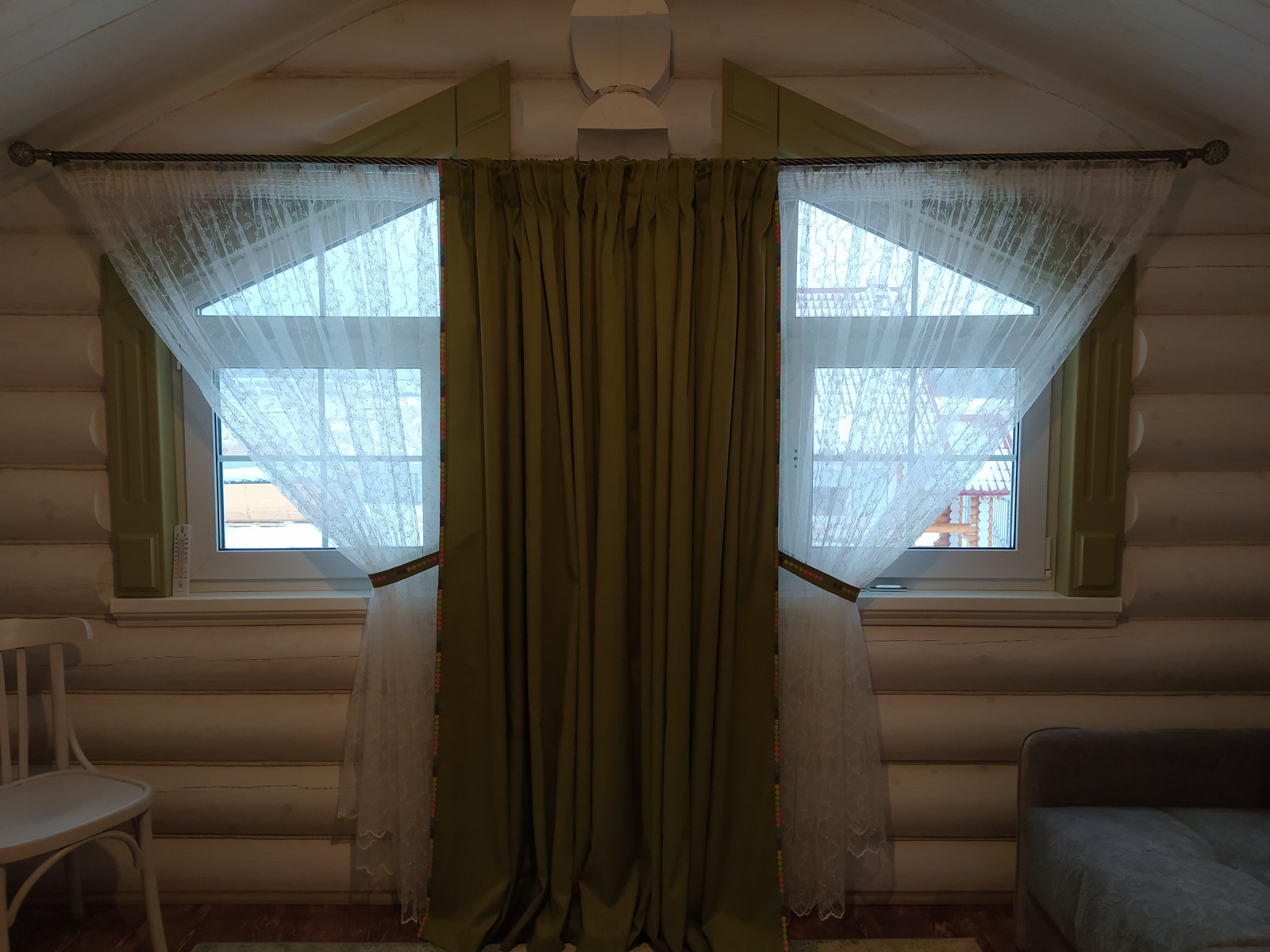 Обложка проекта: деревянный дом