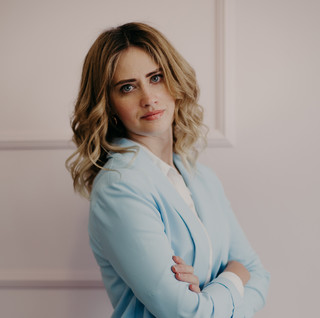 Анна Попова