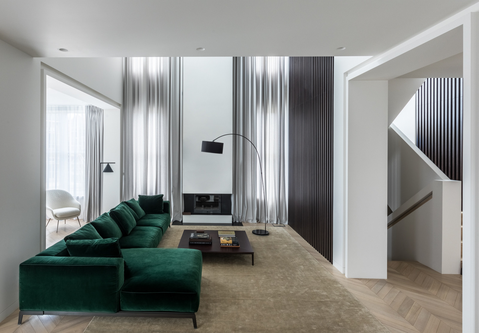 Houzz тур: Дом с рабочей кухней, отдельной игровой и кинозалом