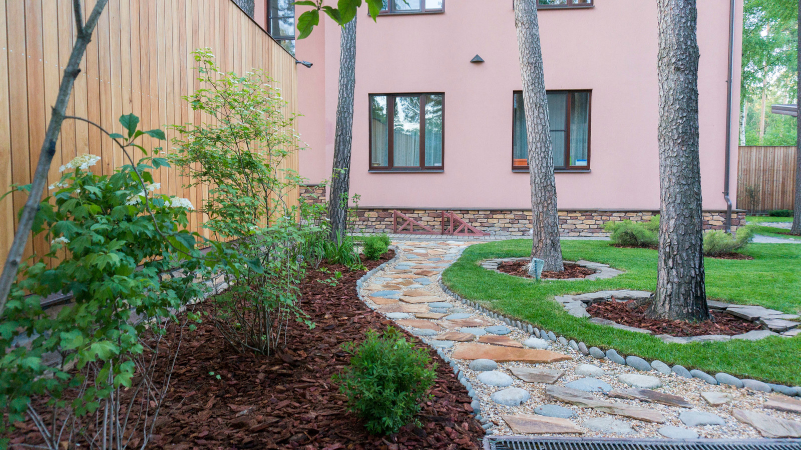 Дерево и Камень