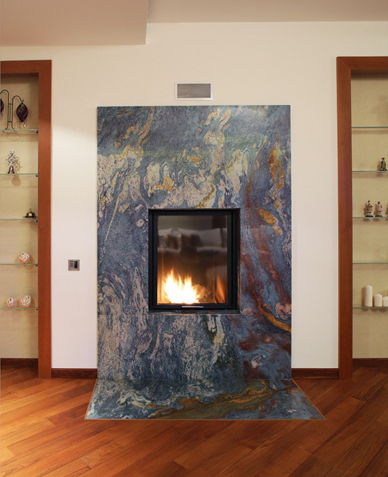 Коттедж "Яхта на причале". 1 этаж. Гостиная. Камин