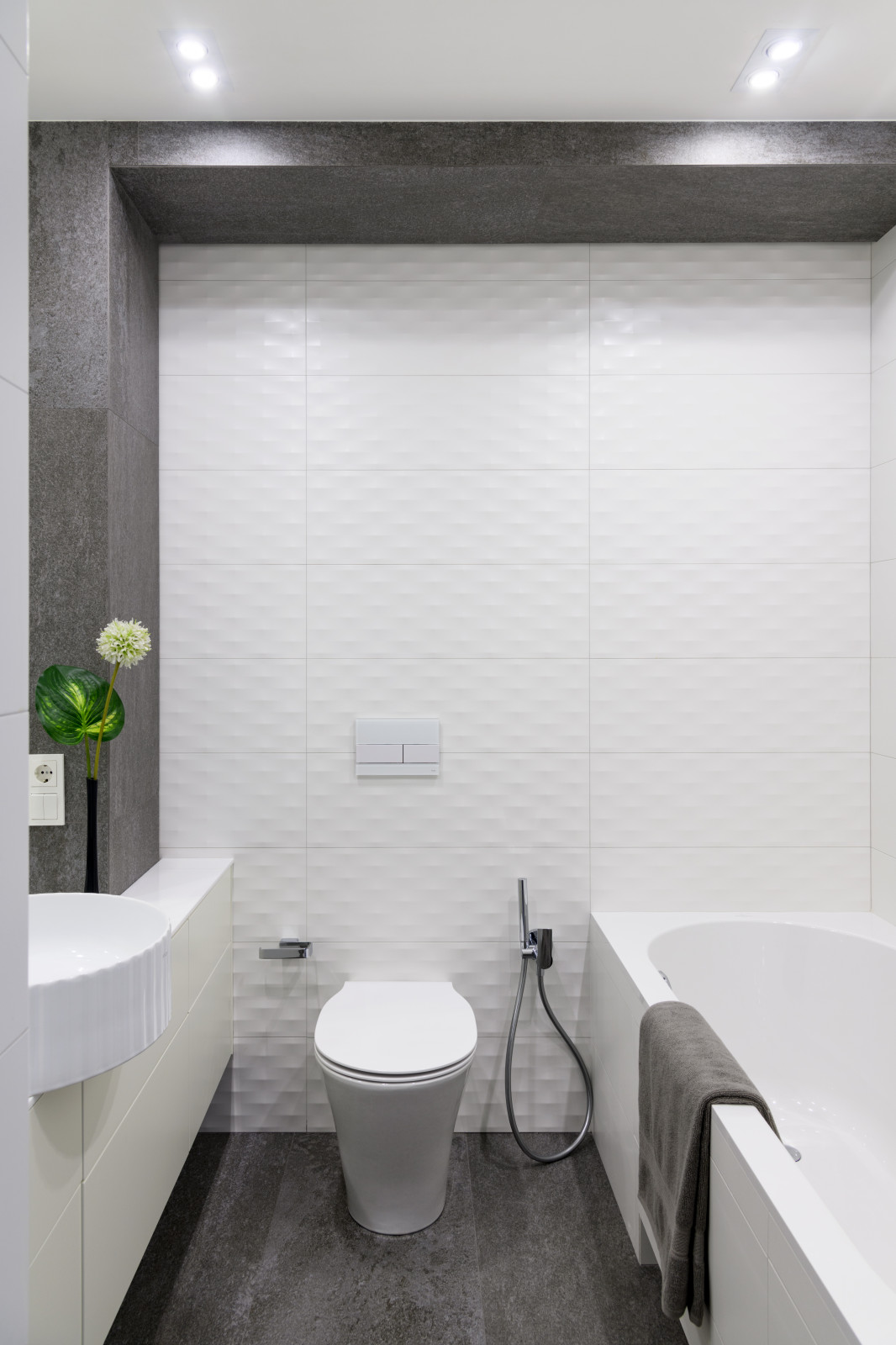 Стильная черно-белая квартира в Новосибирске