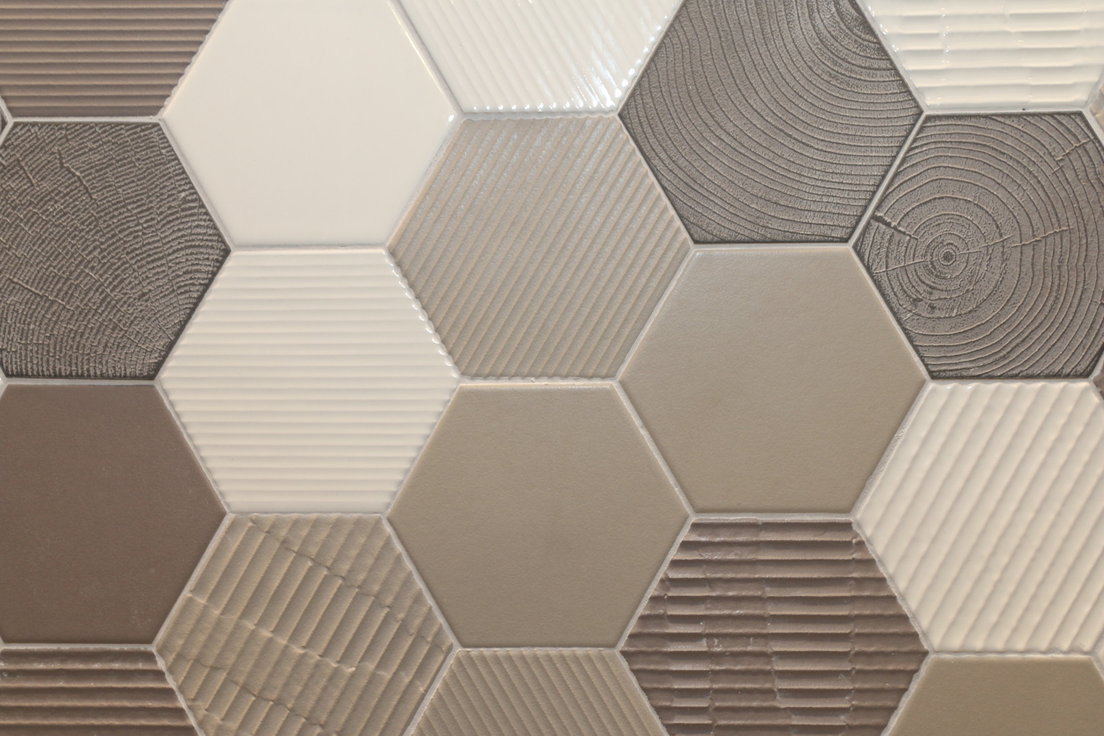 Главная ванная с панно в душевой