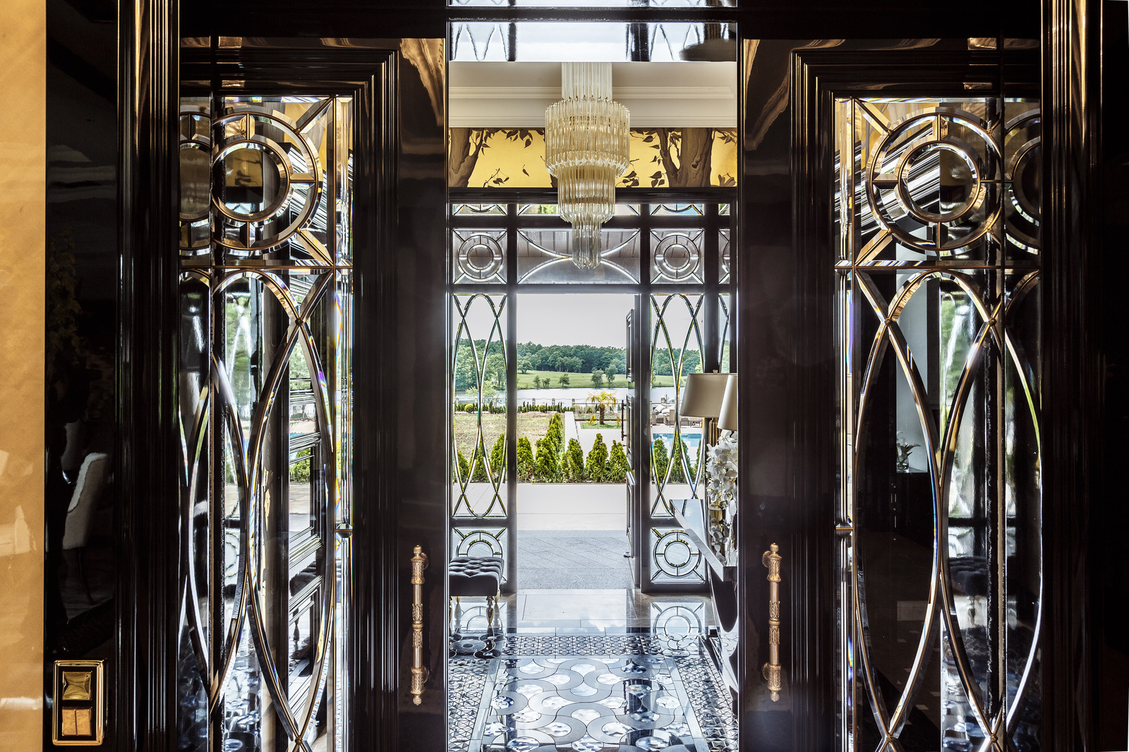 Особняк в окрестностях деревни "Саратовская"