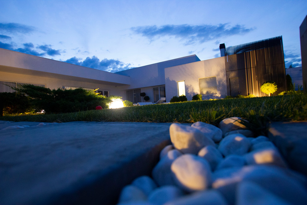 Современный дом c бассейном в Ростовской области