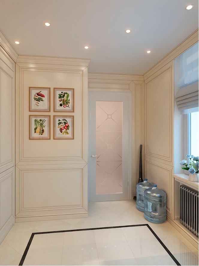 У Ростральных колонн