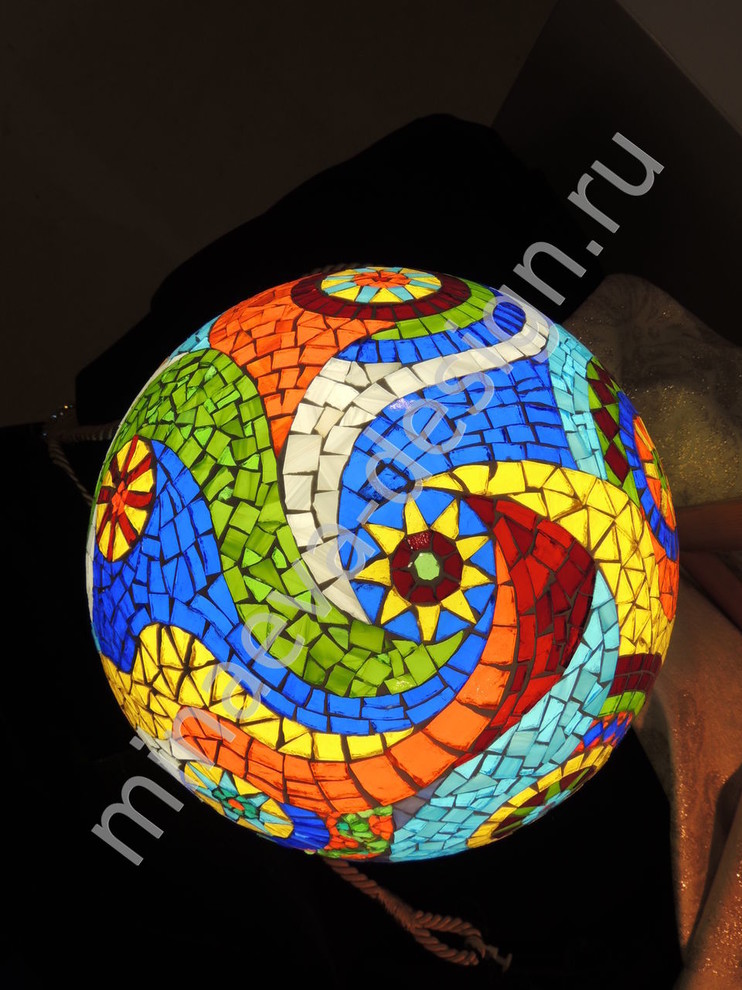 Ручная мозаика в стиле Гауди (25 кв.м), лестничный пролет