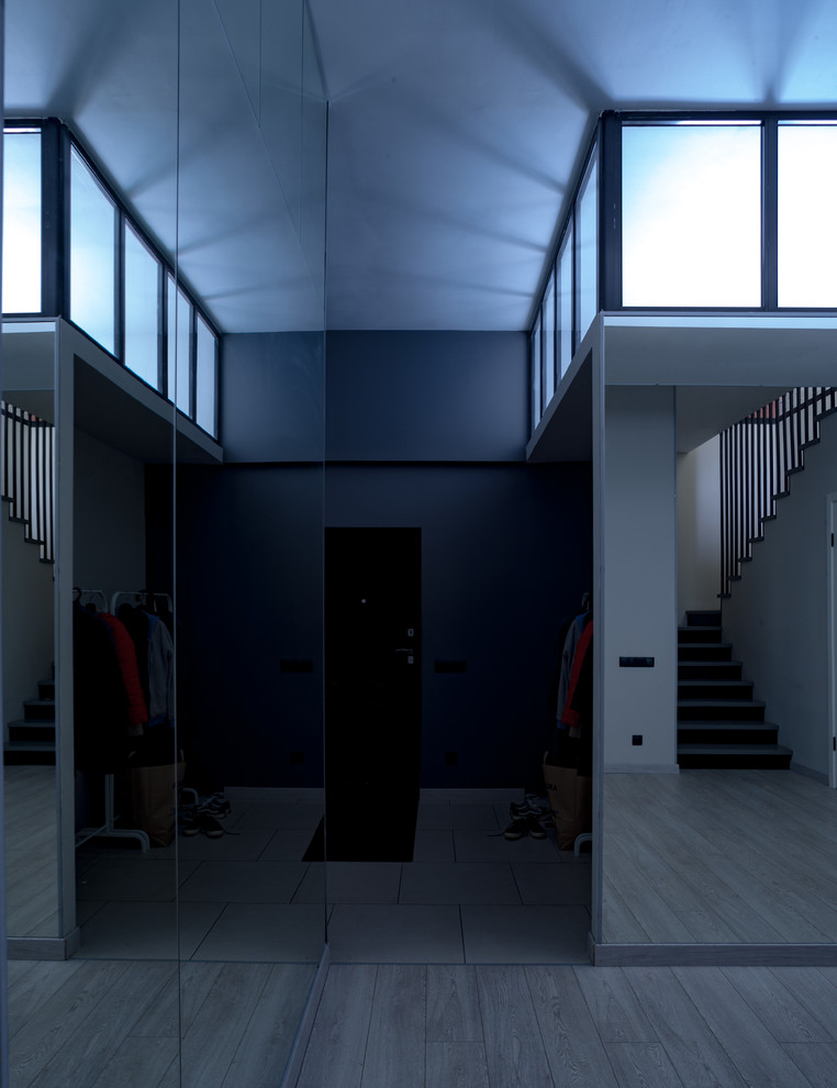 Дом с четырьмя лестницами