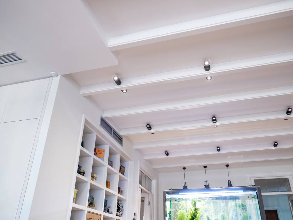 Домашний кинотеатр в современной квартире