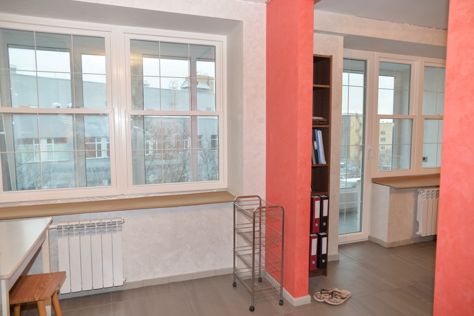 Остекление квартиры английскими окнами ПВХ