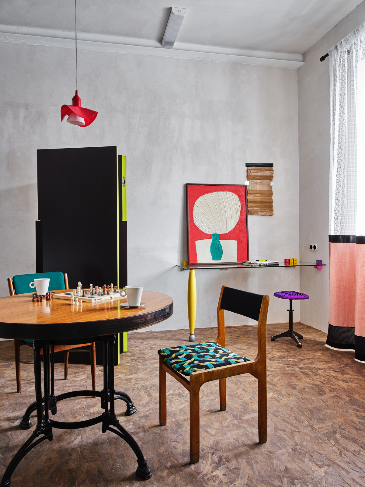 Houzz тур: Эффектный интерьер в рамках крошечного бюджета