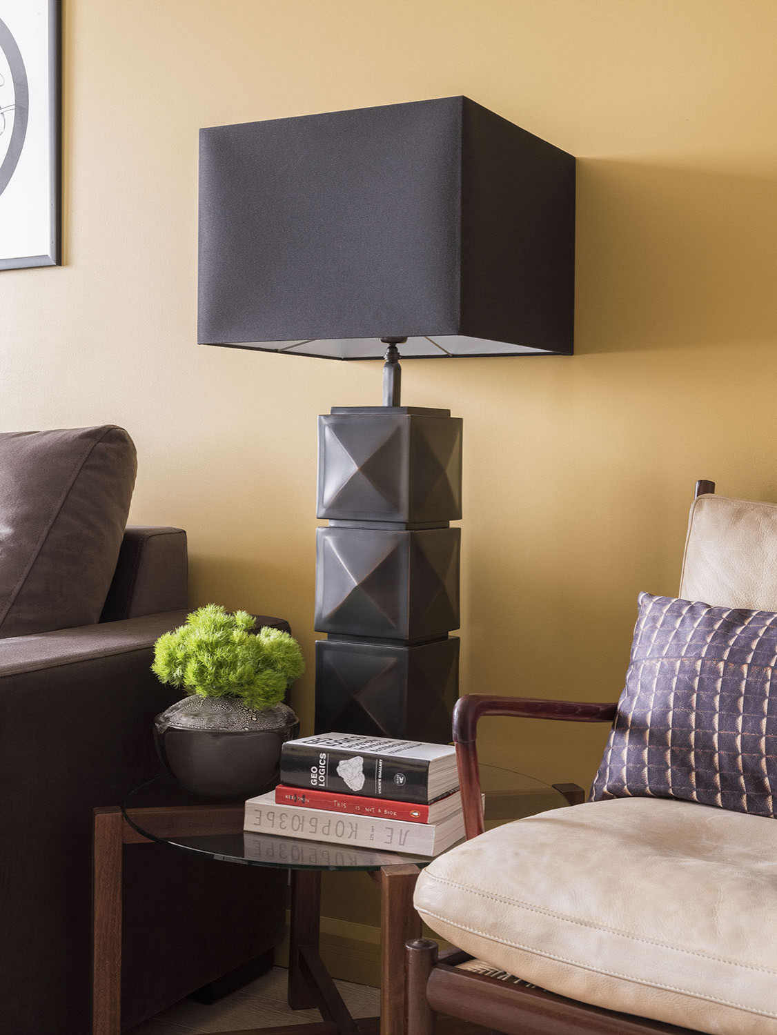 Небольшая двухкомнатная квартира на окраине Москвы. 50 кв. метров.