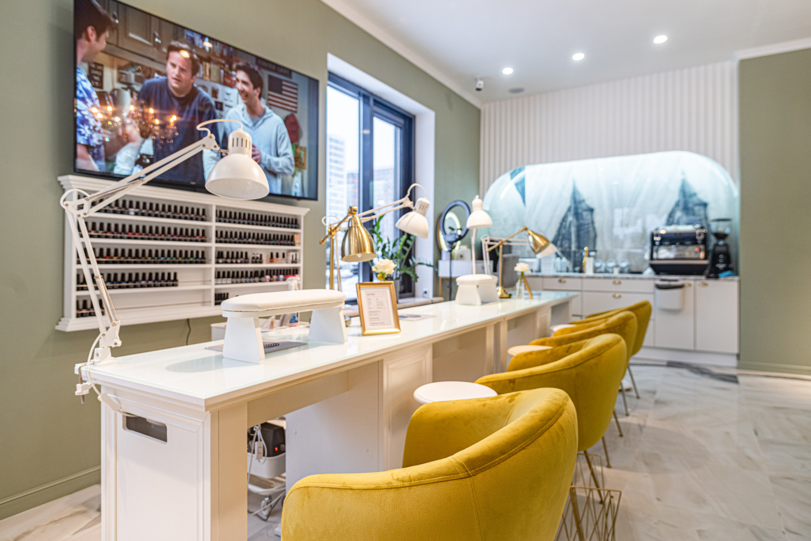 Обложка проекта: Маникюрный салон Artisty