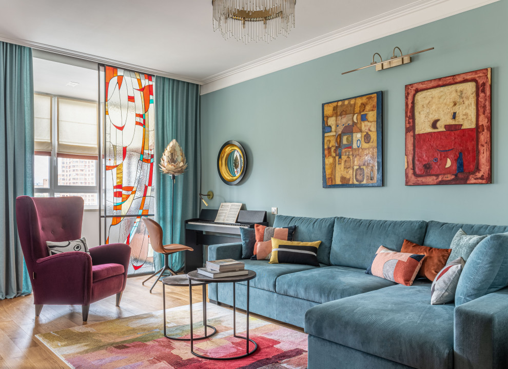 Houzz тур: Цветной интерьер в духе конструктивизма