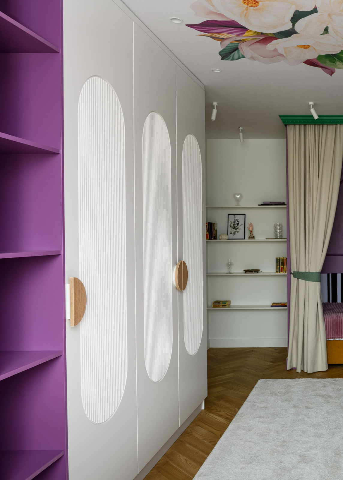 Квартирный вопрос - цветущая магнолия