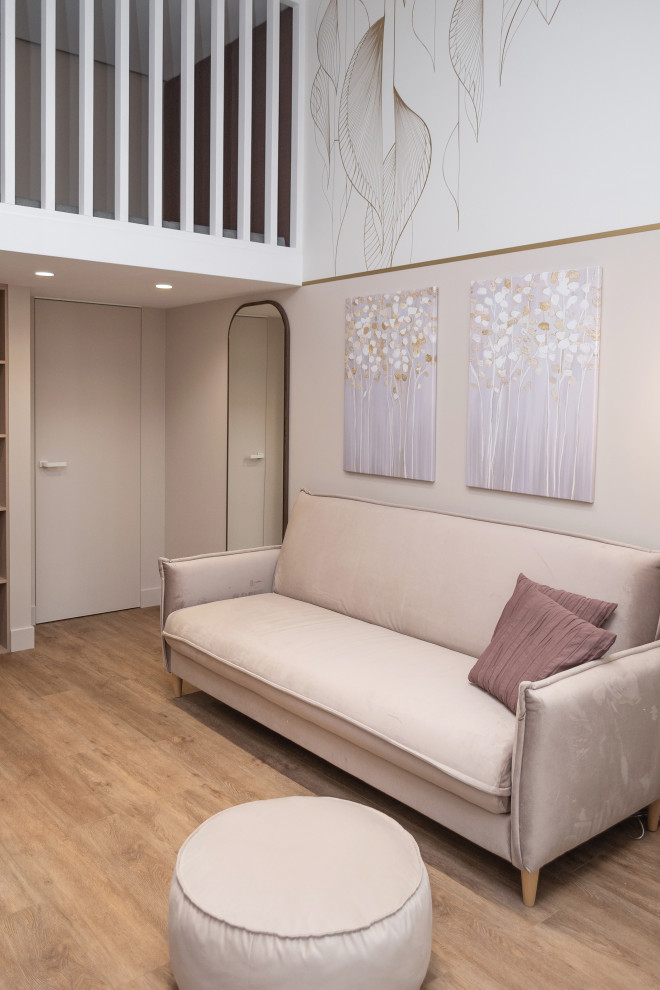 Реализация ЖК "Болконский", квартира с потолками 3,6 метра.