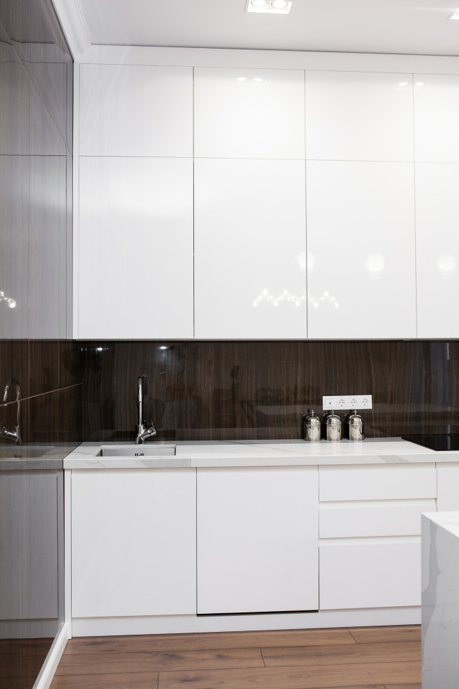 Светлая кухня в современном стиле