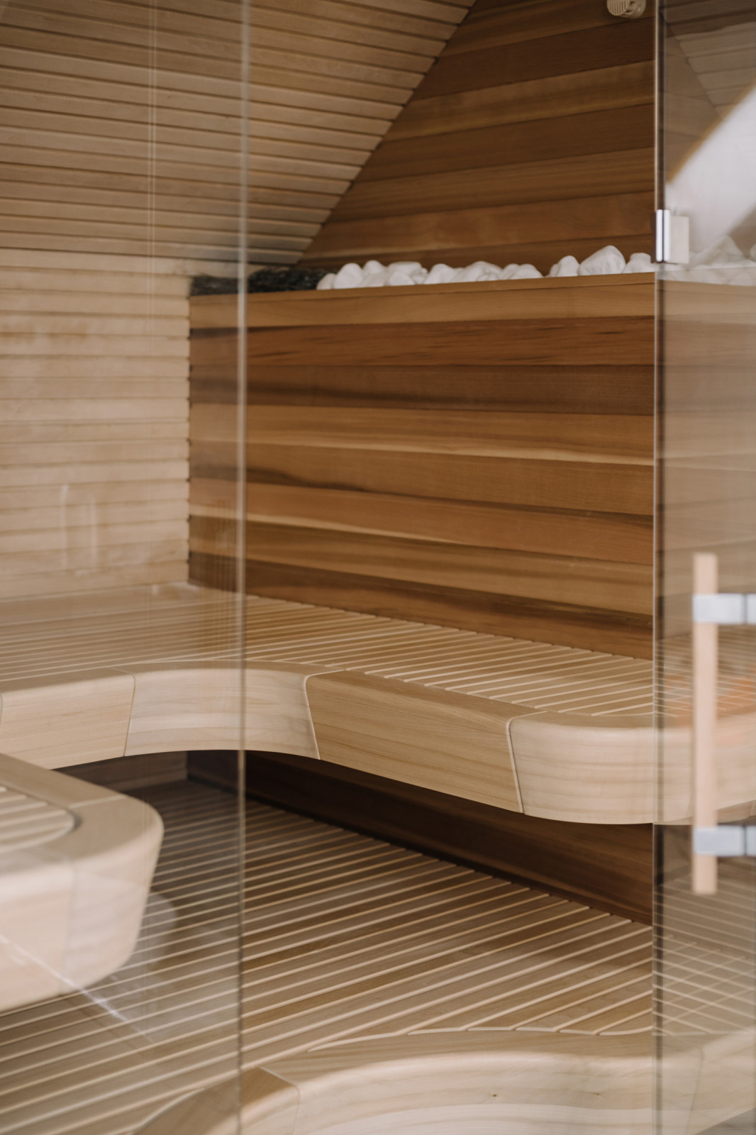 Сауна из кедра канадского пестрого + полковая доска липа