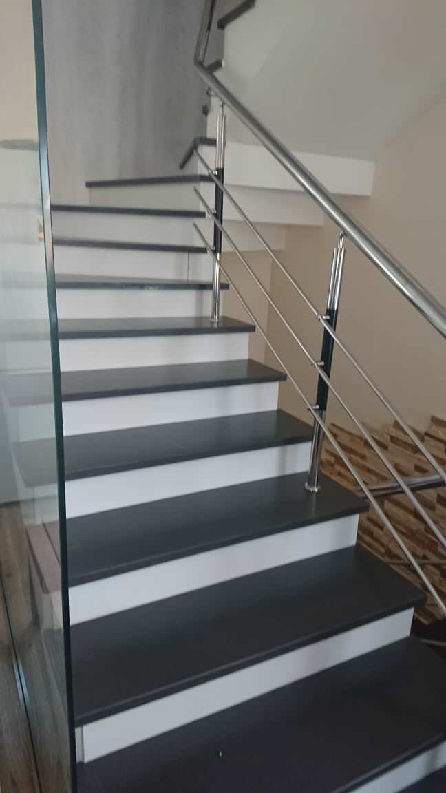 Лестница из керамогранита