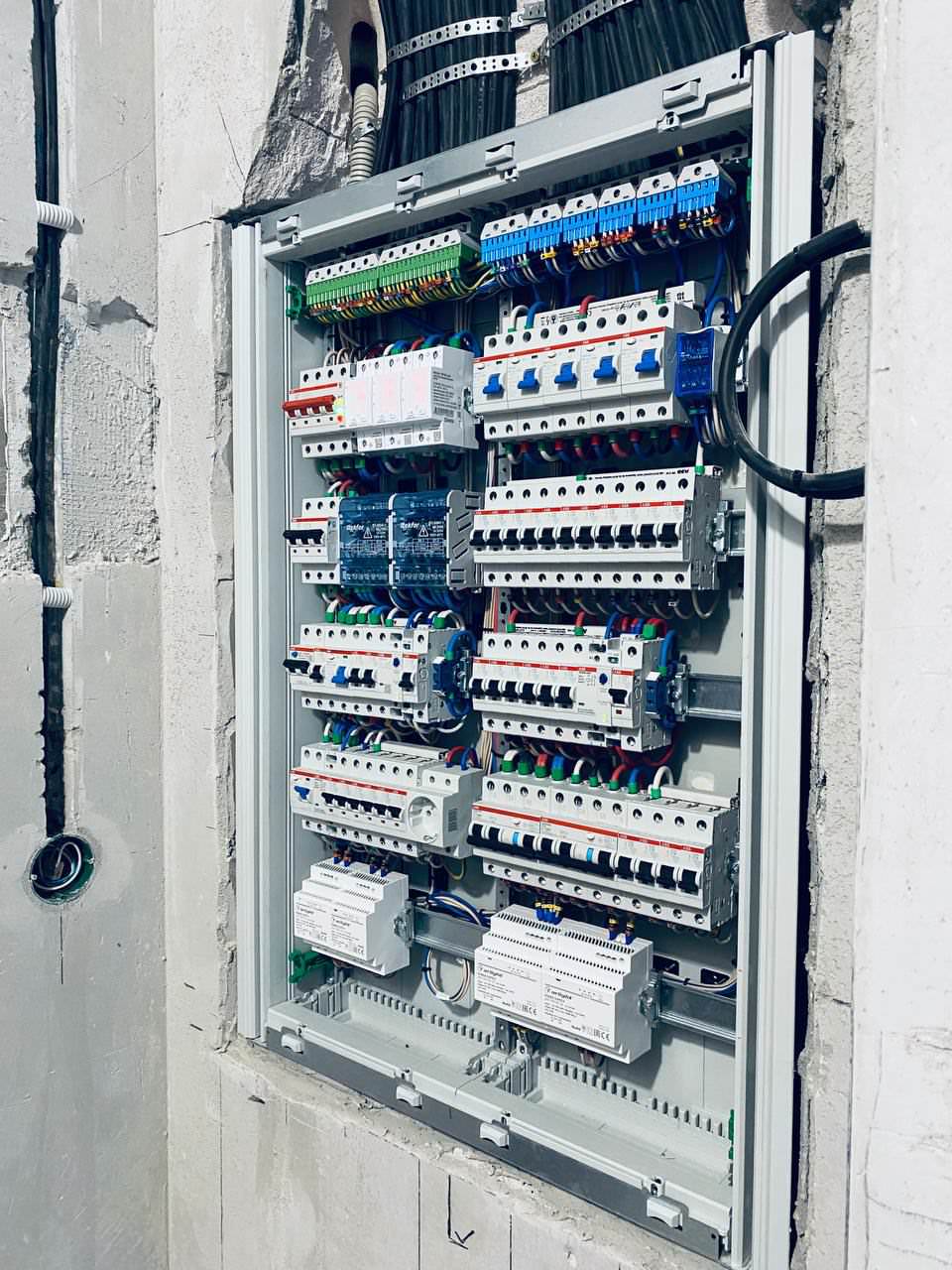 Обложка проекта: ЖК EVER электромонтаж в 3-х комнатной квартире 88м2.