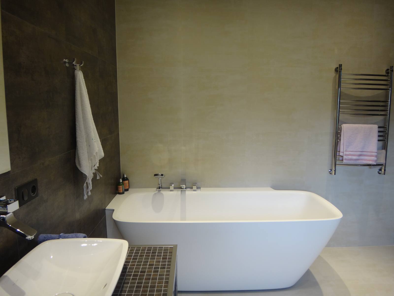 Частный дом из клееного бруса 500 кв.м.  д.Мостовское.