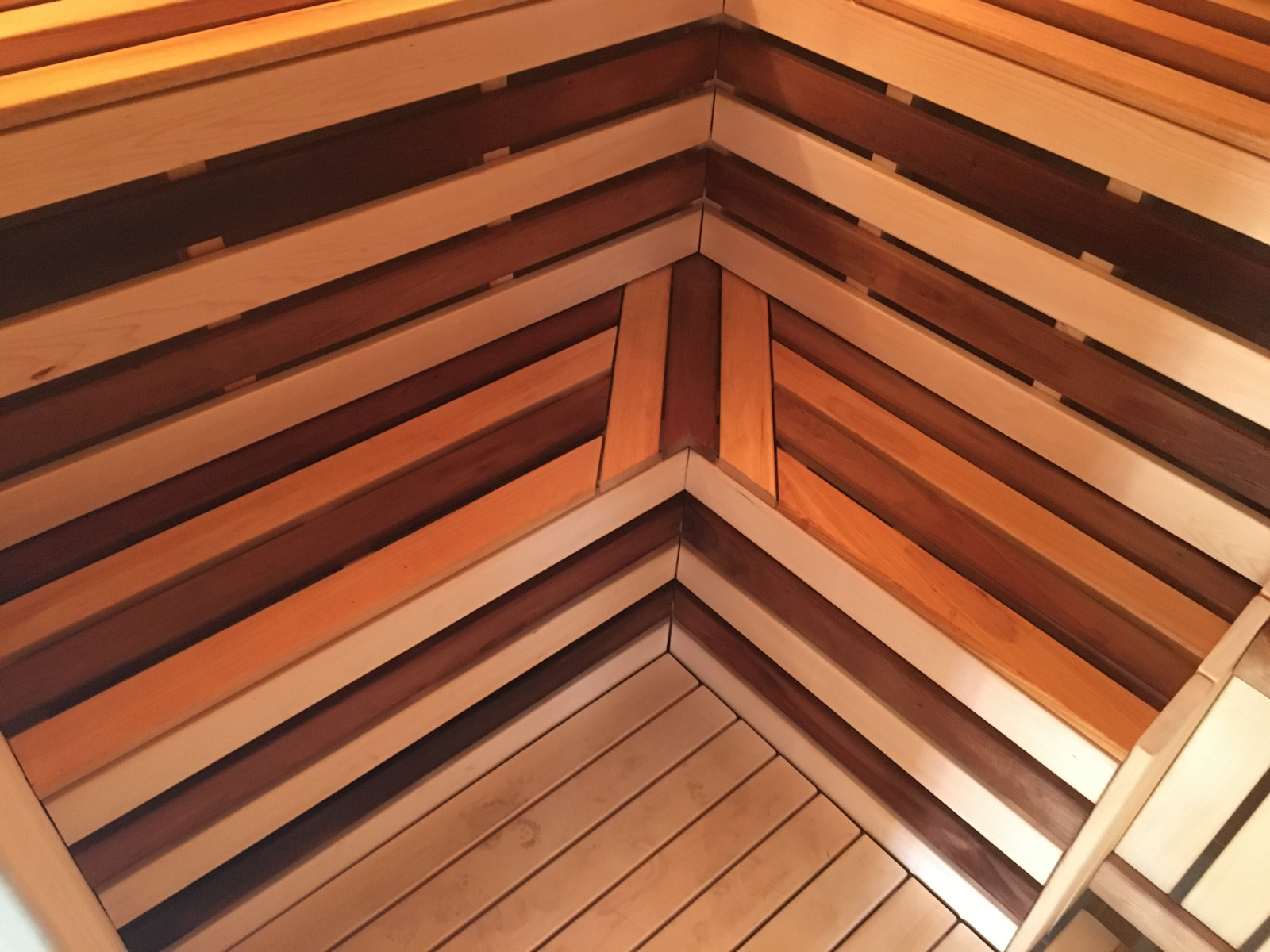 Отделка бани из сруба